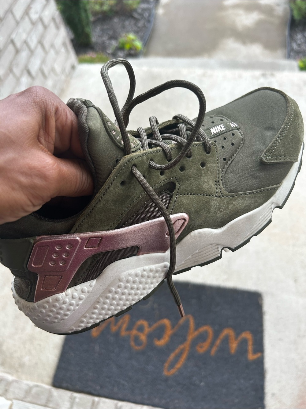 Nike Olive Green & Pink Metallic Huarache Sneaker